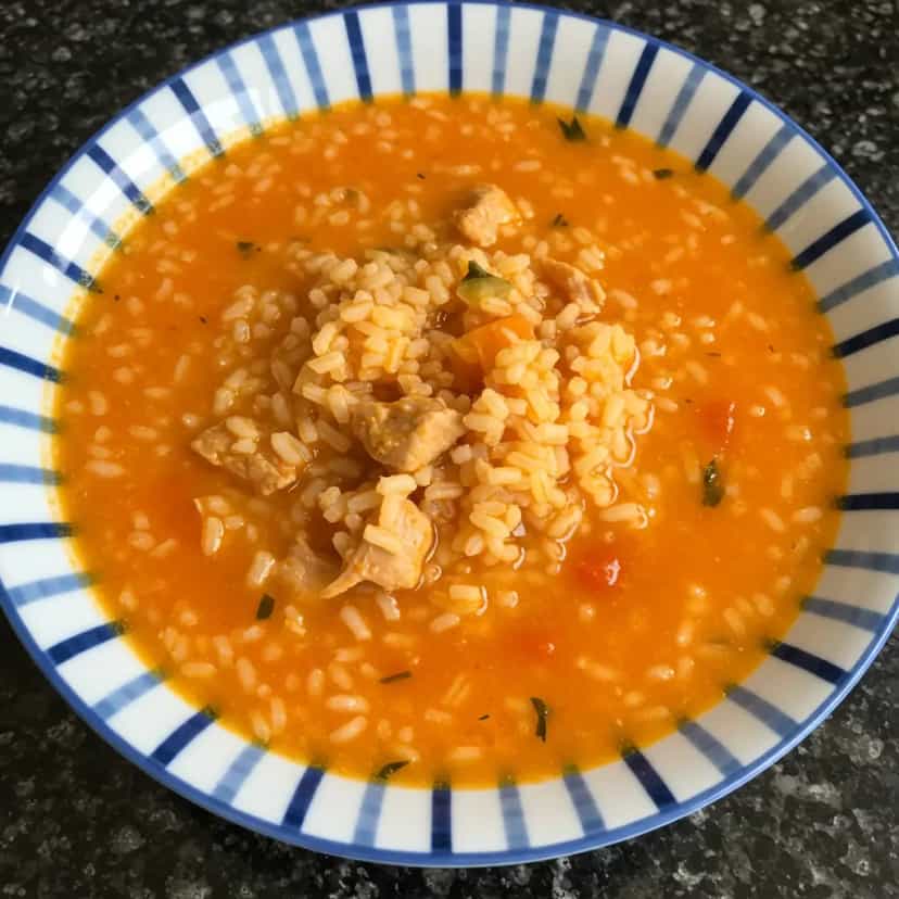Foto deliciosa de Canja de Galinha Caseira pronta para servir - Sopas & Caldos