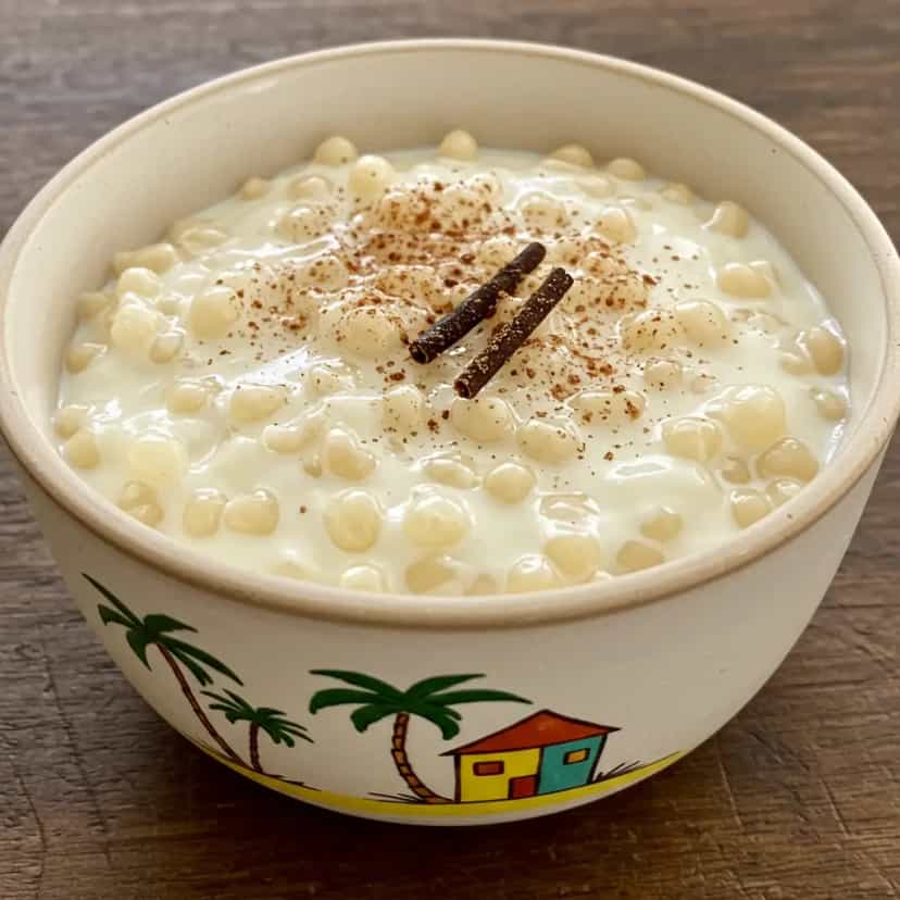 Foto deliciosa de Canjica Cremosa de Leite Condensado pronta para servir - Pudins & Cremes