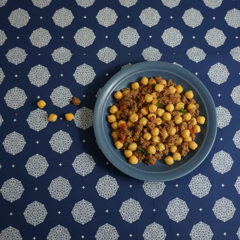 Foto deliciosa de Carne Moída com Grão-de-Bico pronta para servir - Carnes & Frango