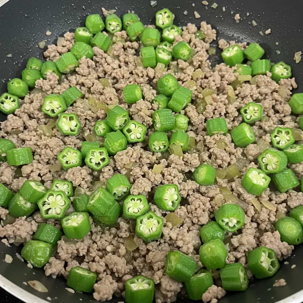 Carne Moída com Quiabo