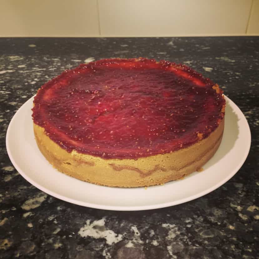 Foto deliciosa de Cheesecake Cremoso pronta para servir - Tortas & Tortinhas