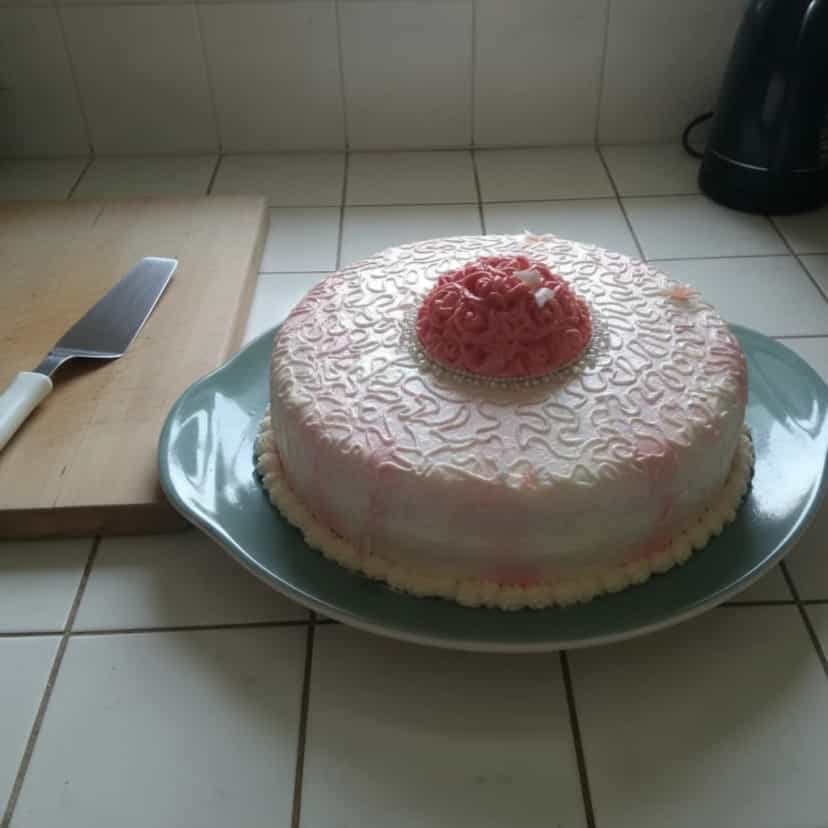 Foto deliciosa de Cobertura cremosa para tortas pronta para servir - Tortas & Tortinhas