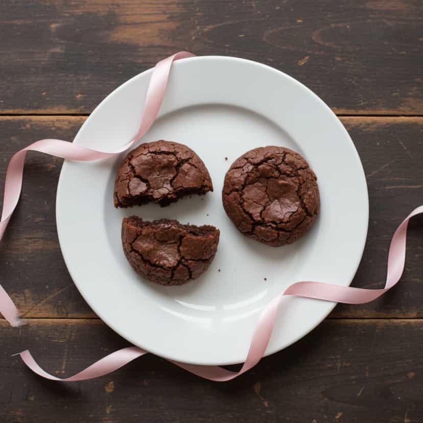 Foto deliciosa de Cookies de Chocolate Irresistíveis pronta para servir - Brownies & Cookies