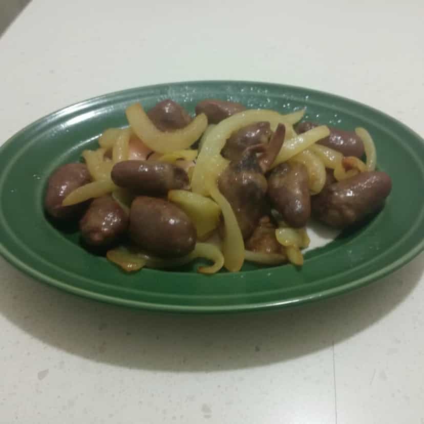 Foto deliciosa de Coração de Frango ao Molho pronta para servir - Carnes & Frango