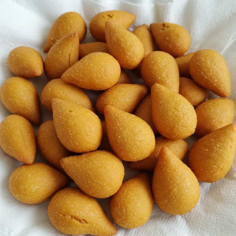 Foto deliciosa de Coxinha de Frango Tradicional pronta para servir - Salgadinhos