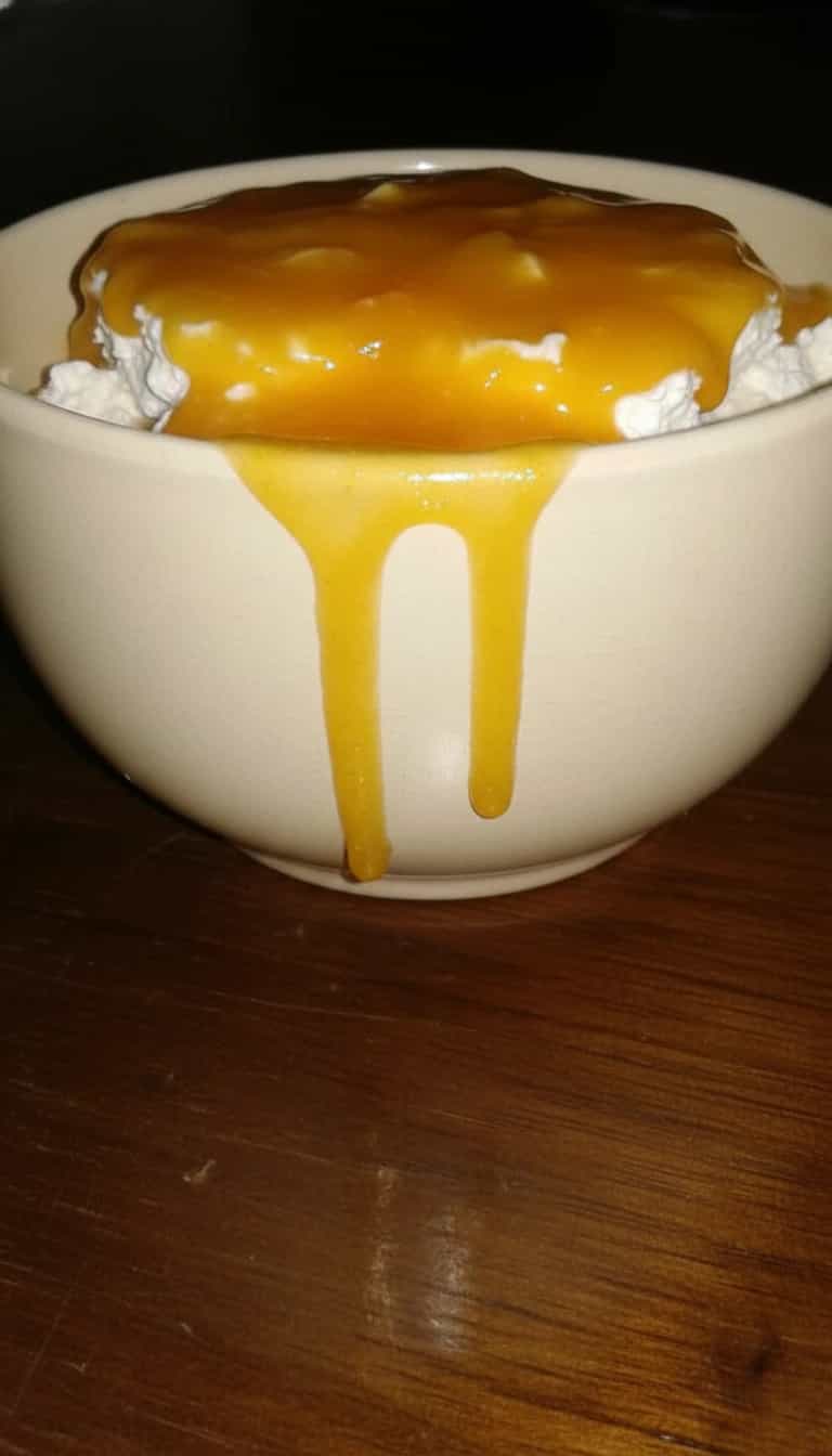 Foto deliciosa de Creme de Leite com Biscoito Maisena pronta para servir - Pudins & Cremes