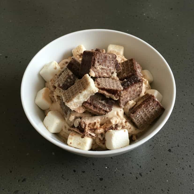 Foto deliciosa de Creme de Limão com Wafer pronta para servir - Pudins & Cremes