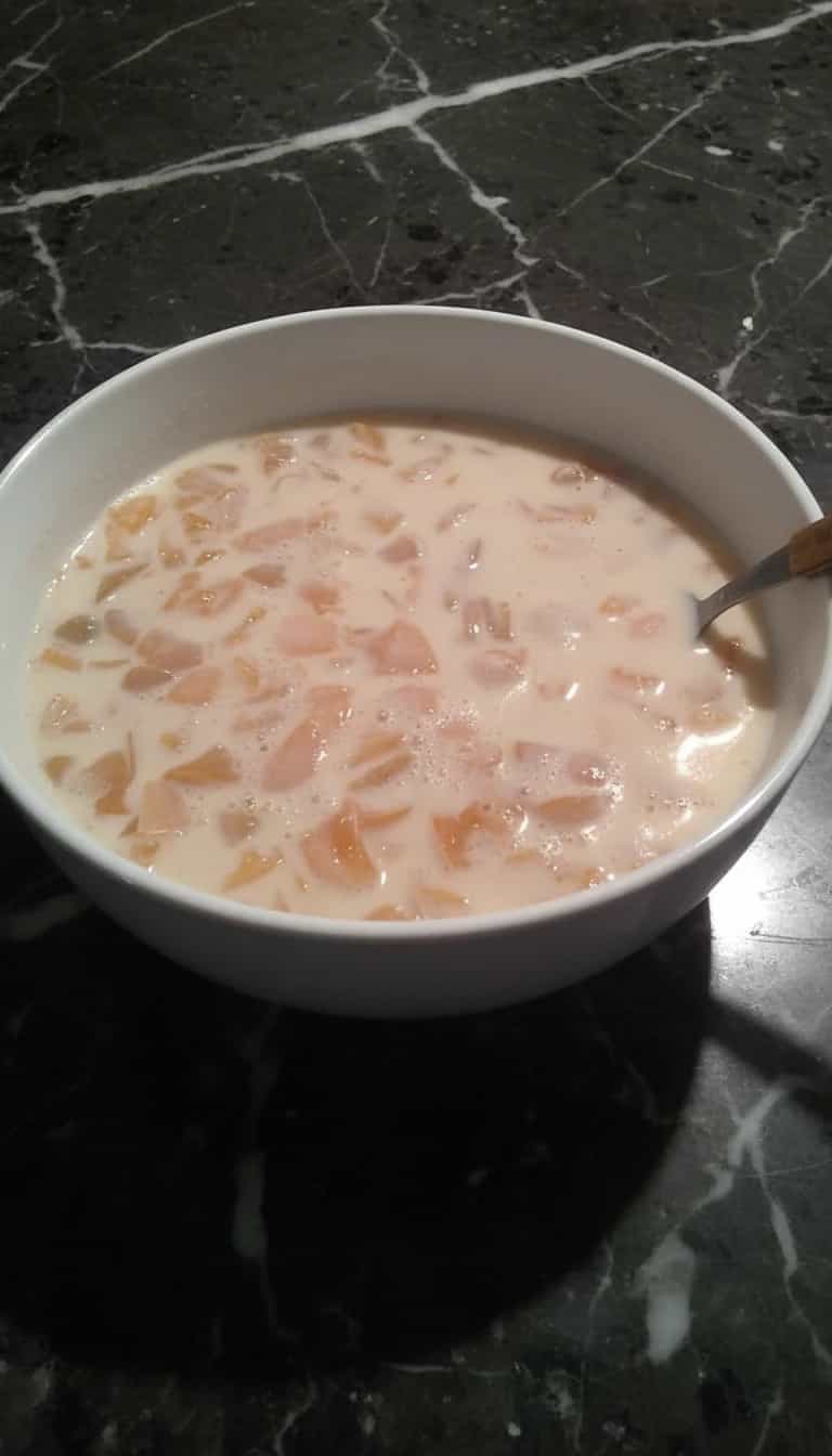 Foto deliciosa de Creme de Pêssego Refrescante pronta para servir - Pudins & Cremes