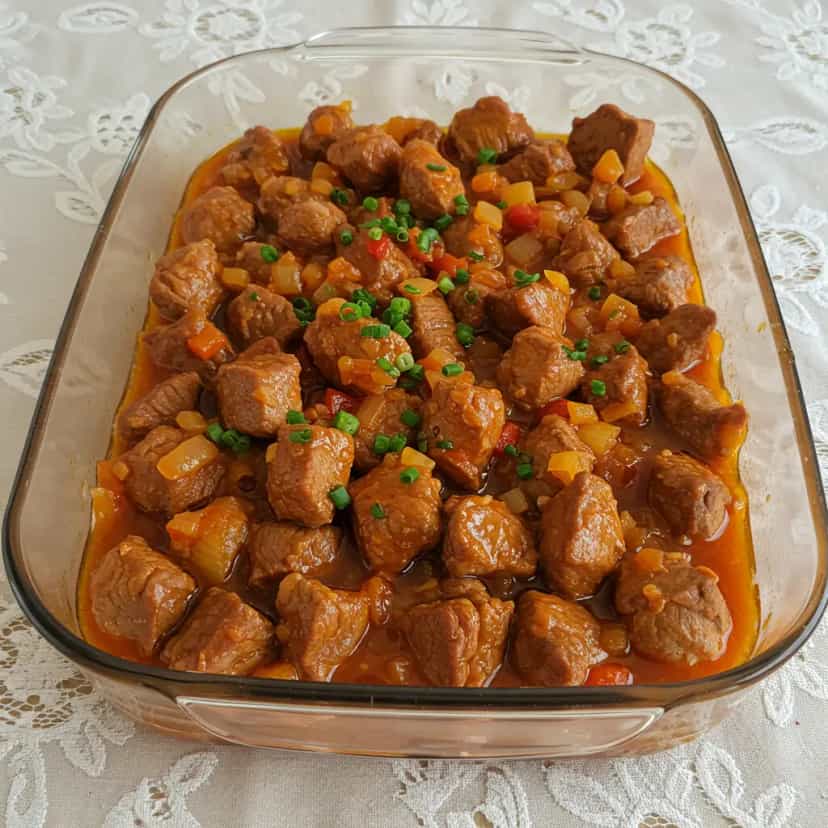 Foto deliciosa de Cubos de Chã de Dentro ao Molho pronta para servir - Carnes & Frango