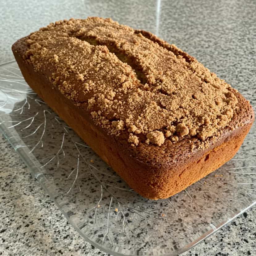 Foto deliciosa de Cuca Integral de Banana com Canela pronta para servir - Bolos & Cupcakes