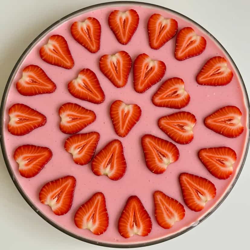 Foto deliciosa de Delícia de Morango pronta para servir - Pudins & Cremes