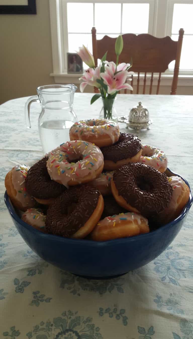 Foto deliciosa de Donuts Caseiros Recheados pronta para servir - Outras Receitas
