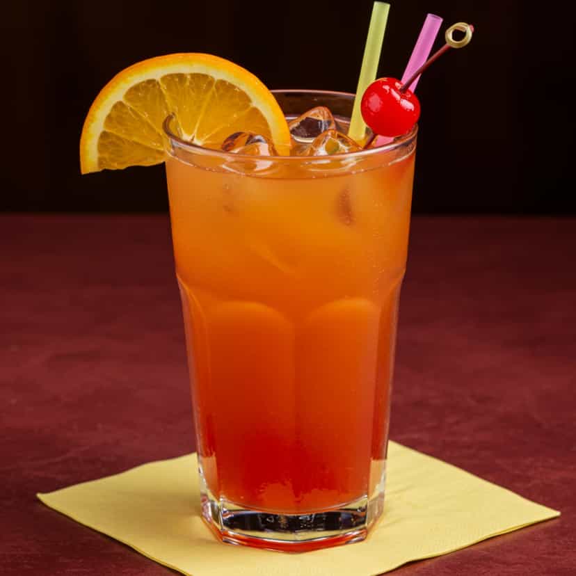 Foto deliciosa de Drink Pêssego Tropical pronta para servir - Coquetéis