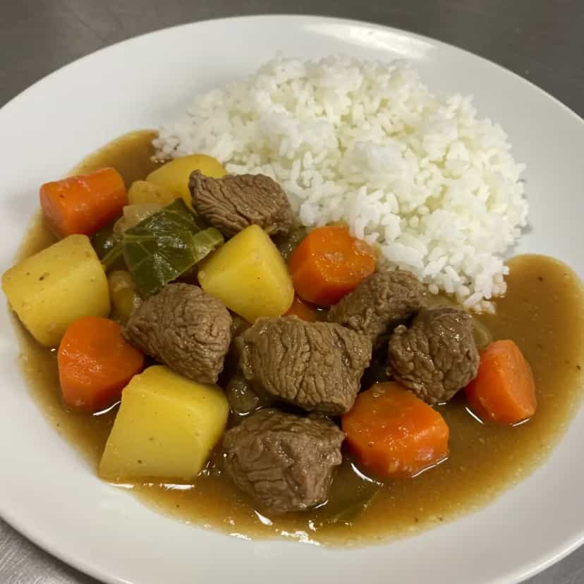 Foto deliciosa de Ensopado de Acém com Legumes pronta para servir - Carnes & Frango