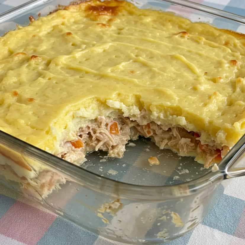 Foto deliciosa de Escondidinho Cremoso de Frango pronta para servir - Carnes & Frango