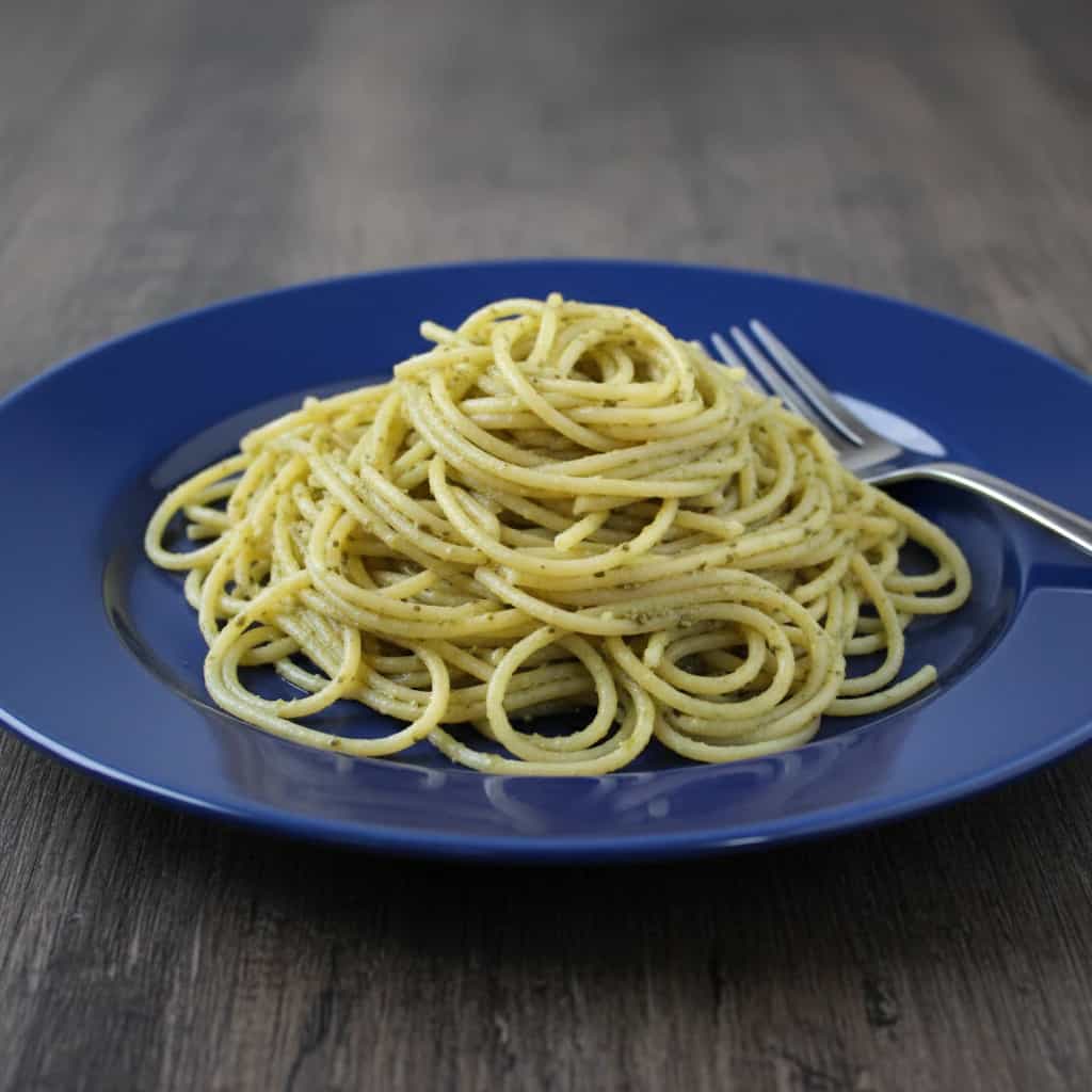 Espaguete ao Pesto de Manjericão