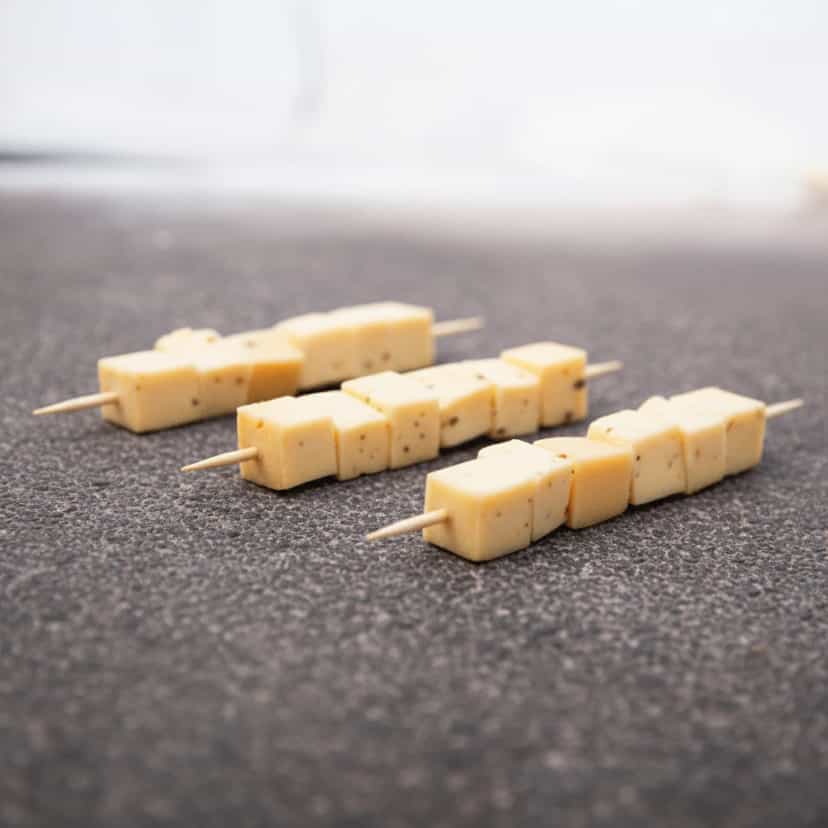 Foto deliciosa de Espetinhos de Queijo Coalho pronta para servir - Salgadinhos
