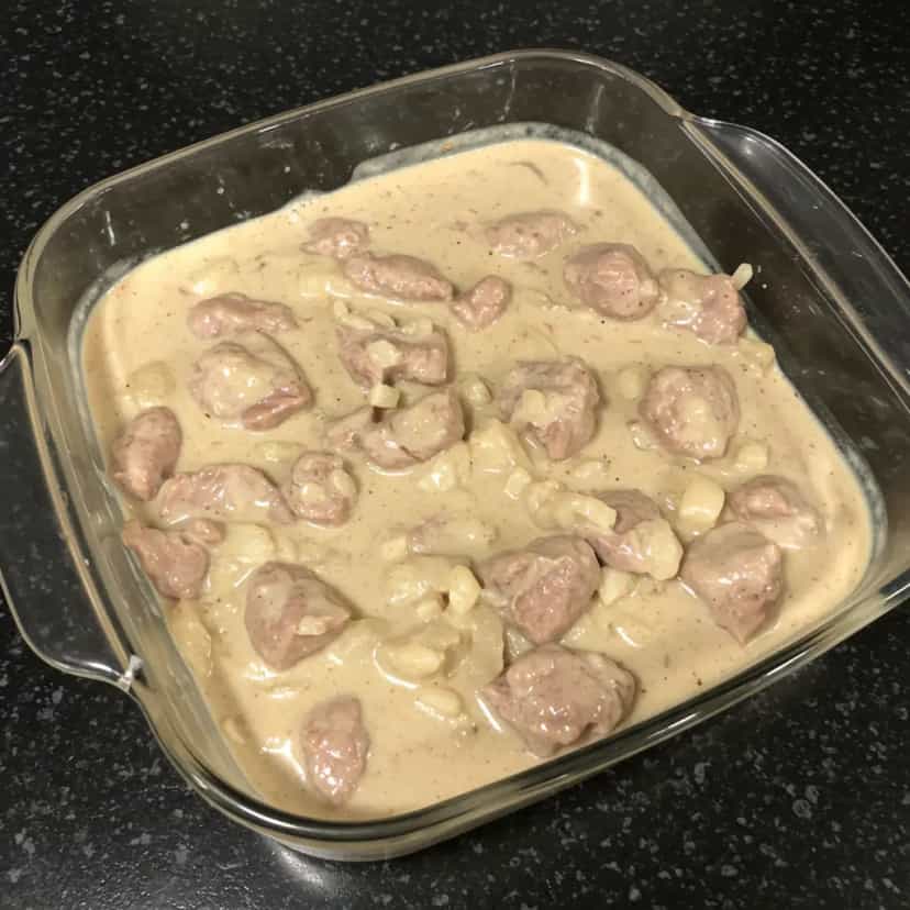 Foto deliciosa de Estrogonofe Clássico pronta para servir - Carnes & Frango