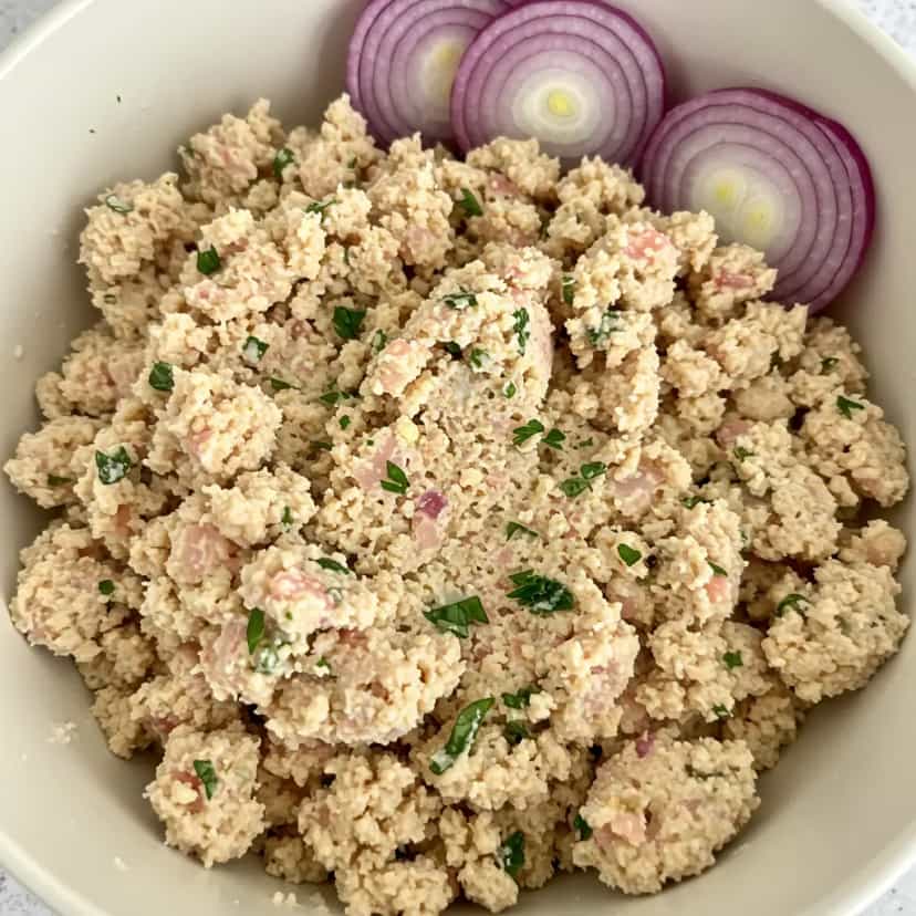 Foto deliciosa de Farofa pronta para servir - Pratos Brasileiros Icônicos