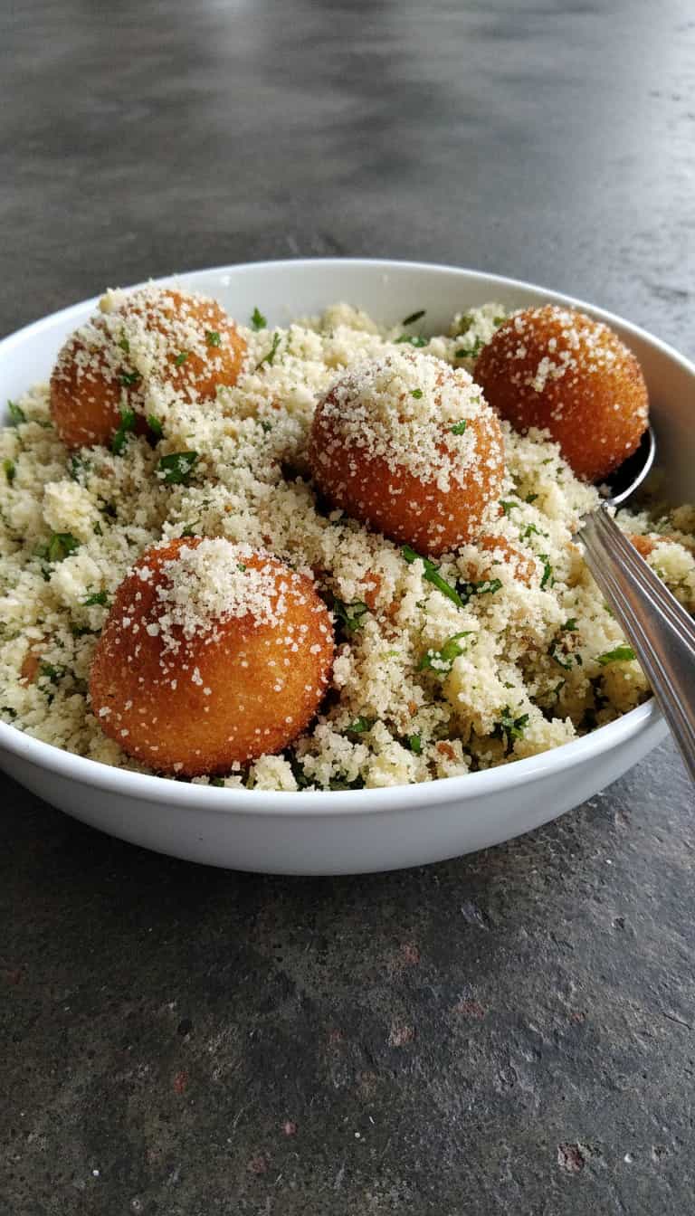 Foto deliciosa de Farofa Crocante com Bananas da Terra pronta para servir - Outras Receitas
