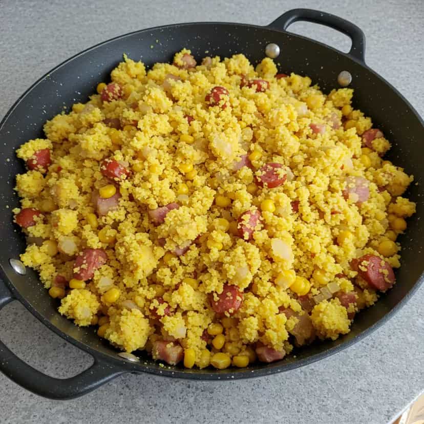 Foto deliciosa de Farofa Mágica de Calabresa e Bacon pronta para servir - Outras Receitas