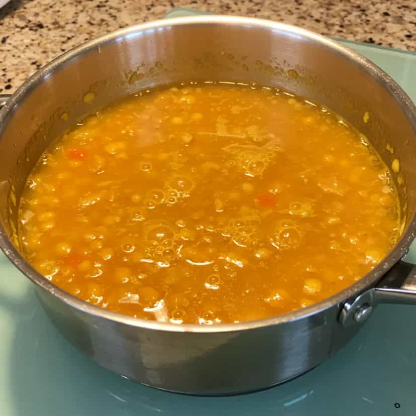 Foto deliciosa de Feijão Carioquinha com Abóbora Caipira pronta para servir - Pratos Brasileiros Icônicos