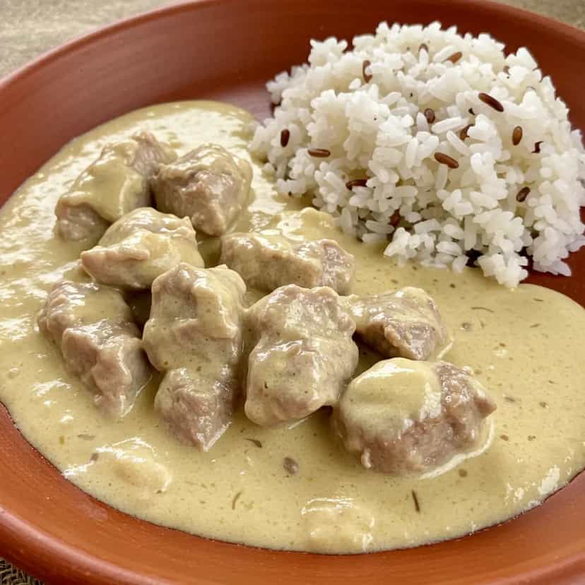 Foto deliciosa de Fígado ao Molho Cremoso pronta para servir - Outras Receitas