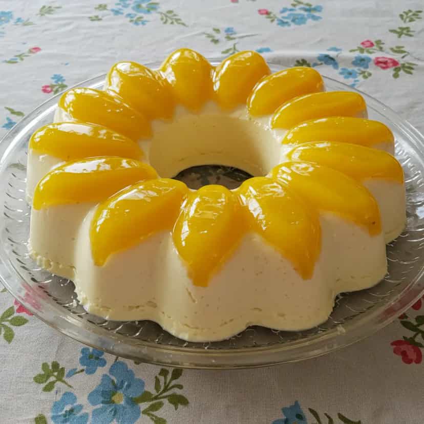 Foto deliciosa de Flan de Abacaxi: Receita Fácil e Rápida pronta para servir - Pudins & Cremes