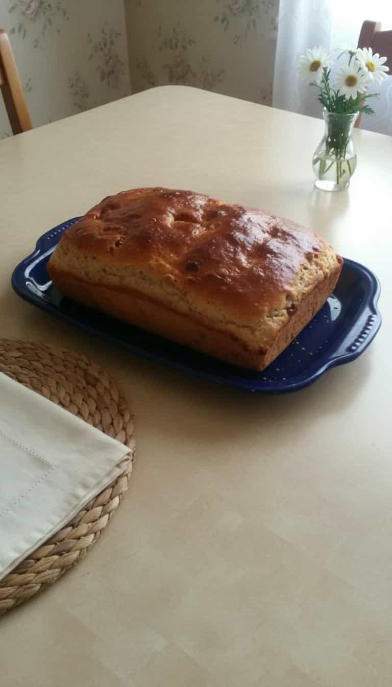 Foto deliciosa de Folar Salgado de Frango pronta para servir - Lanches de Padaria