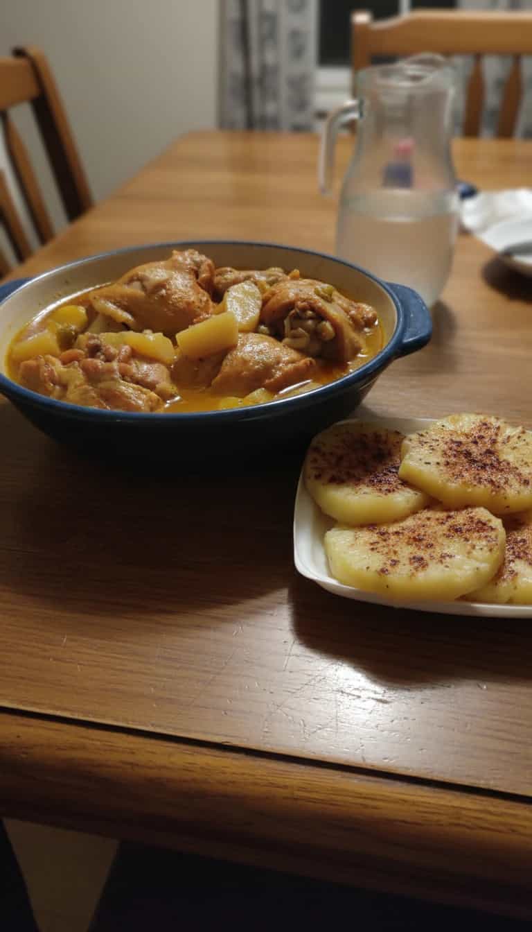 Foto deliciosa de Frango Assado com Abacaxi e Batata pronta para servir - Carnes & Frango