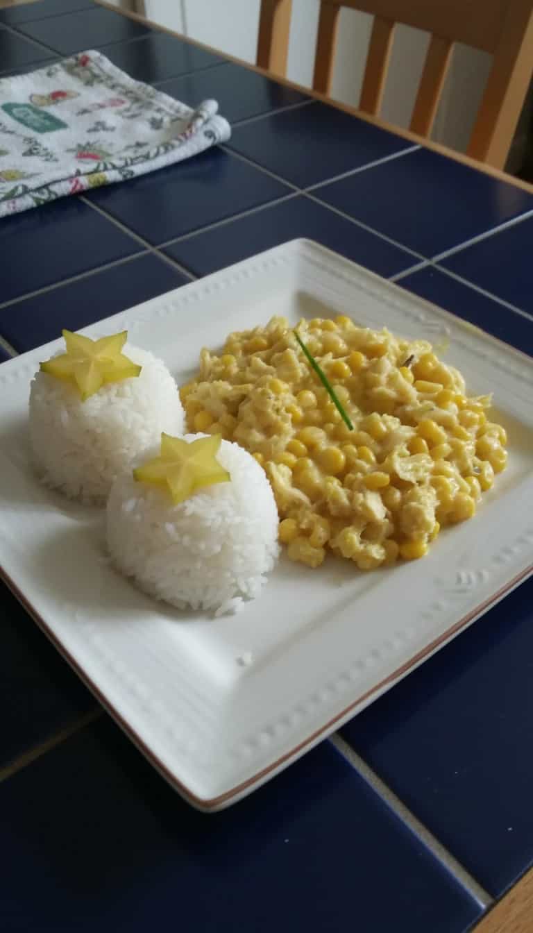 Foto deliciosa de Frango cremoso com milho verde pronta para servir - Carnes & Frango