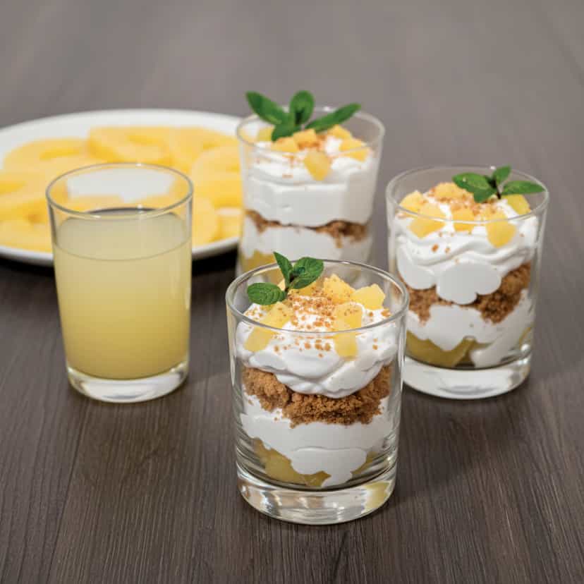 Foto deliciosa de Gelado Cremoso de Abacaxi pronta para servir - Doces Gelados & Sorvetes