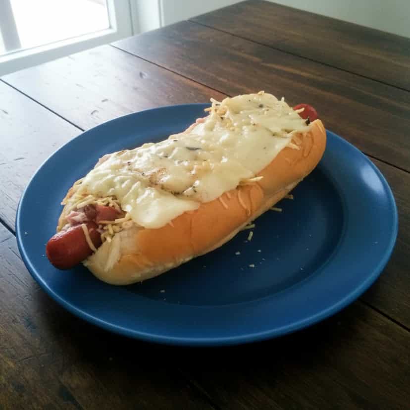 Foto deliciosa de Hot Dog Tropical pronta para servir - Salgadinhos
