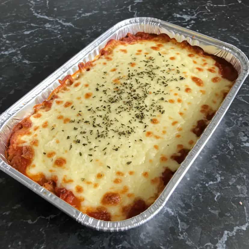 Foto deliciosa de Lasanha de Espaguete à Brasileira pronta para servir - Massas & Macarrão