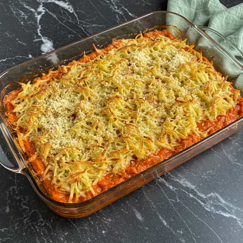 Foto deliciosa de Lasanha de Hambúrguer ao Molho Cremoso pronta para servir - Massas & Macarrão