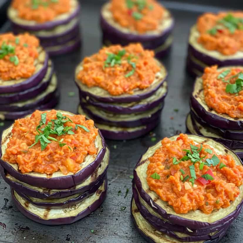 Foto deliciosa de Lasanha Vegana de Berinjela e Palmito pronta para servir - Massas & Macarrão