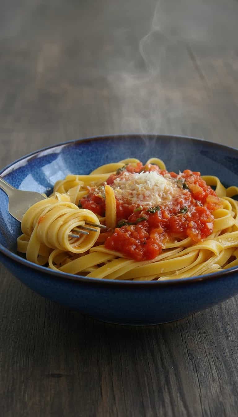 Foto deliciosa de Macarrão ao Molho de Tomate Caseiro pronta para servir - Outras Receitas