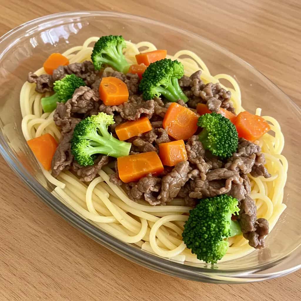 Macarrão com Carne e Legumes