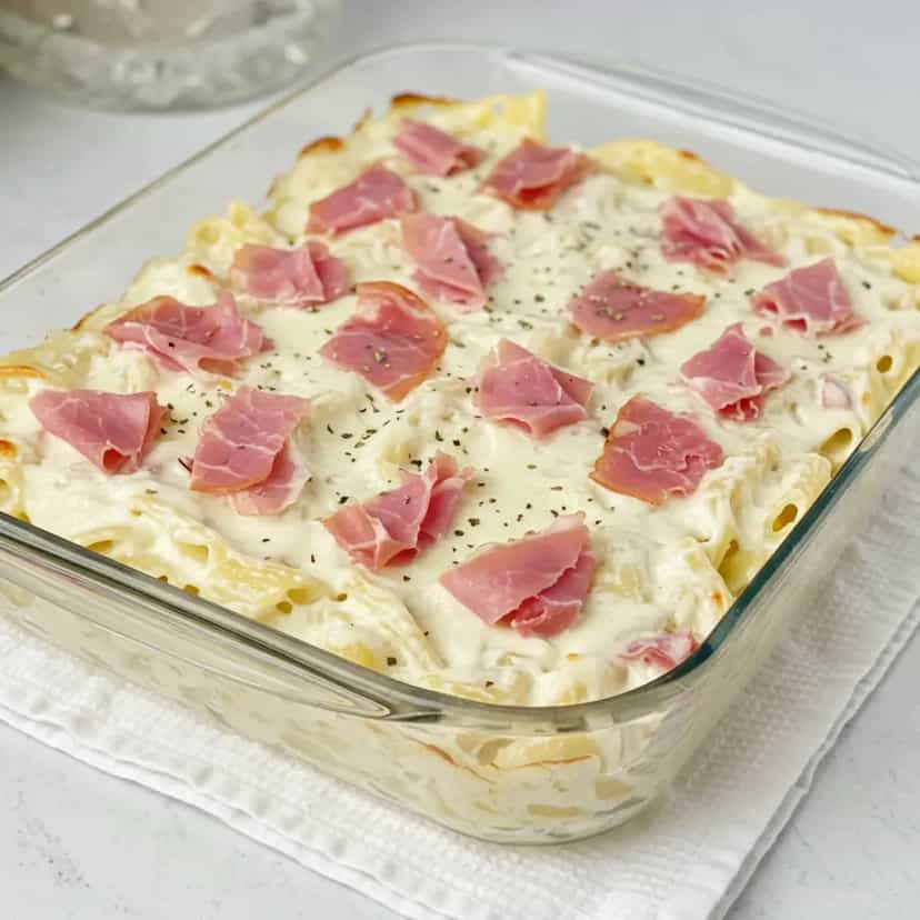 Foto deliciosa de Macarronada à Brasileira pronta para servir - Massas & Macarrão