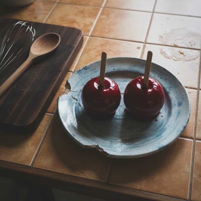 Foto deliciosa de Maçãs do Amor Caramelizadas pronta para servir - Outras Receitas
