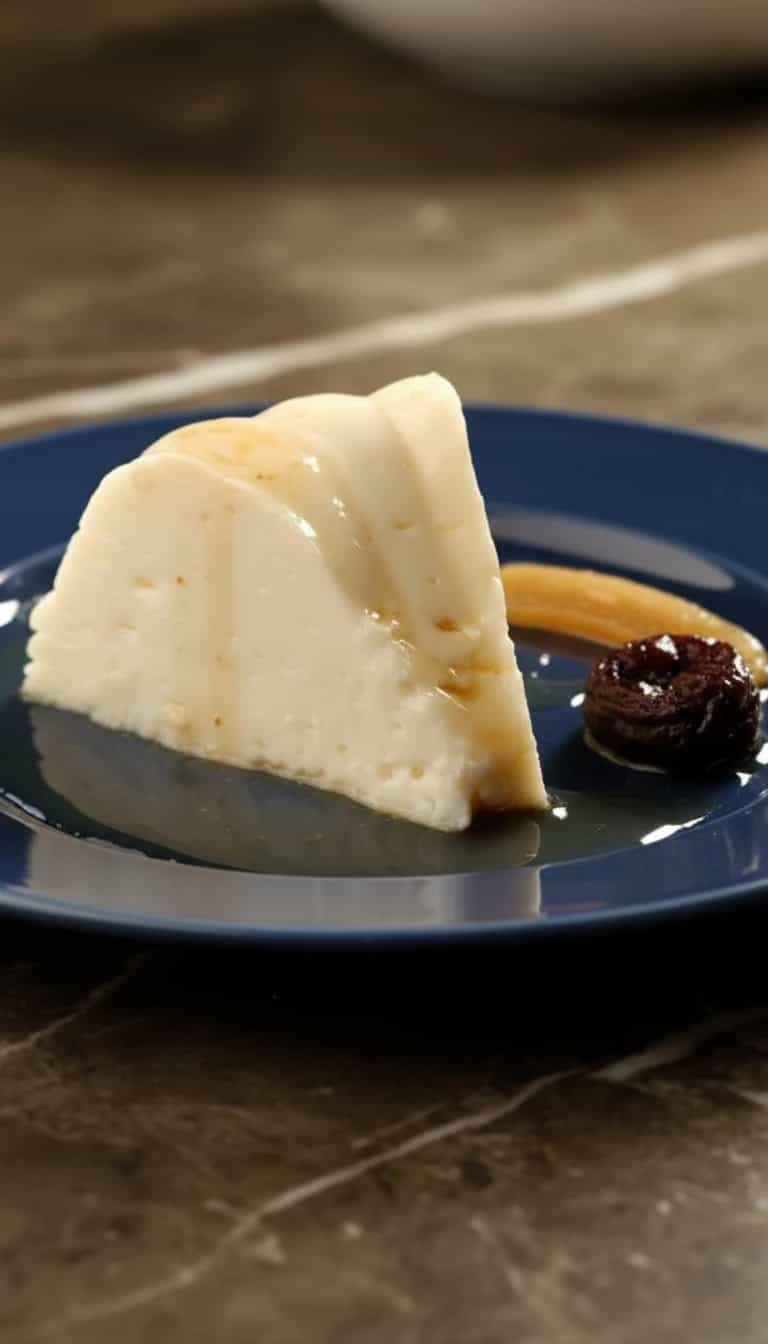 Foto deliciosa de Manjar de Coco Cremoso: Receita Rápida pronta para servir - Pudins & Cremes