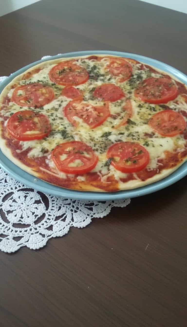 Foto deliciosa de Massa de Pizza Básica pronta para servir - Outras Receitas