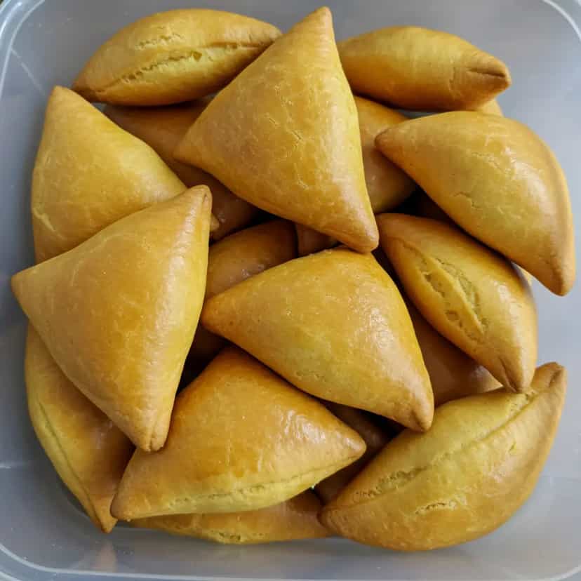 Foto deliciosa de Massa para Salgados Assados pronta para servir - Snacks Assados