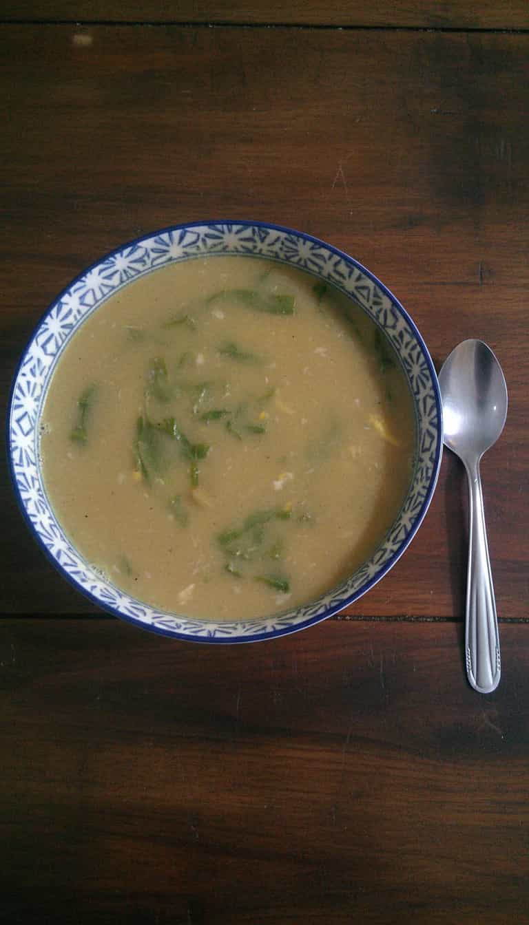Foto deliciosa de Mingau de Fubá Cremoso pronta para servir - Pratos Brasileiros Icônicos