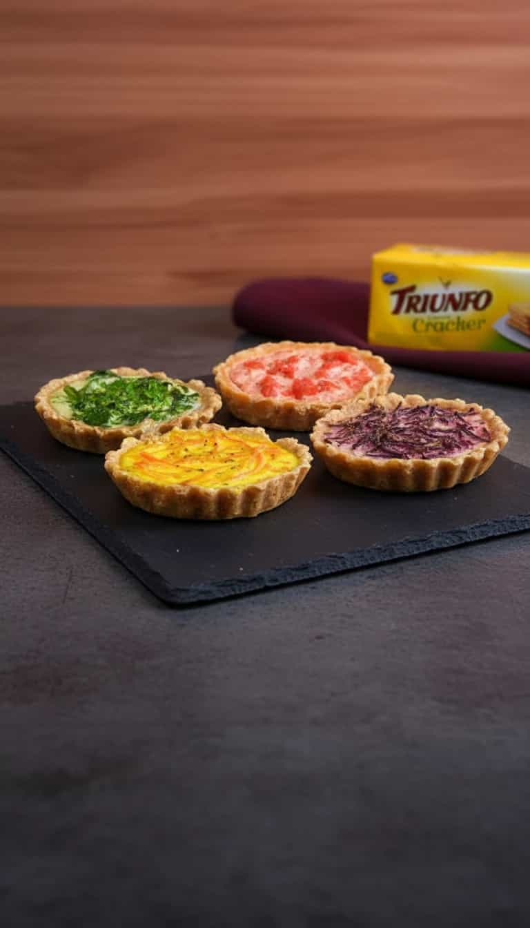 Foto deliciosa de Mini Quiches Arco-Íris pronta para servir - Salgadinhos