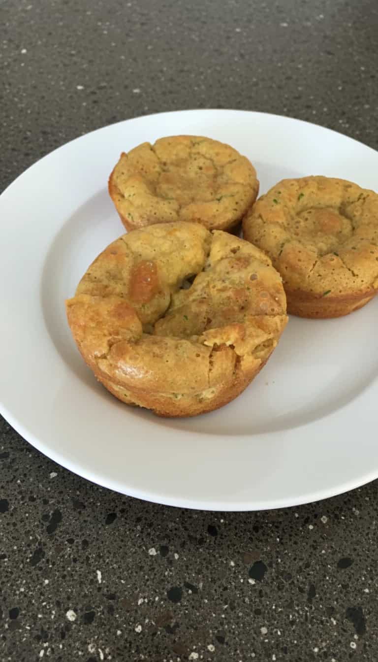 Foto deliciosa de Mini Tortinhas de Cenoura e Abobrinha pronta para servir - Snacks Assados