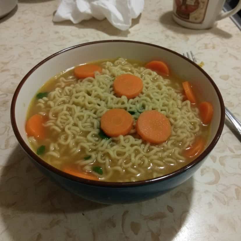 Foto deliciosa de Miojo Cremoso com Presunto e Cenoura pronta para servir - Outras Receitas