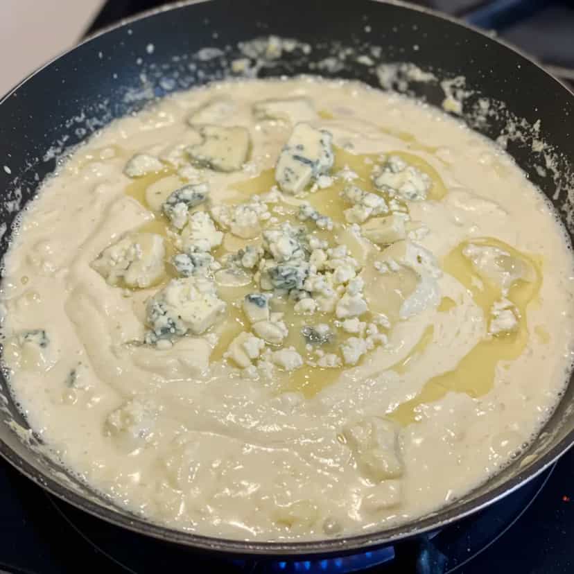 Foto deliciosa de Molho Cremoso de Gorgonzola pronta para servir - Outras Receitas