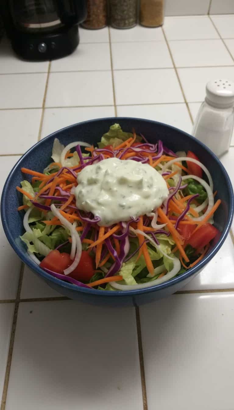 Foto deliciosa de Molho Leve de Iogurte para Saladas pronta para servir - Outras Receitas