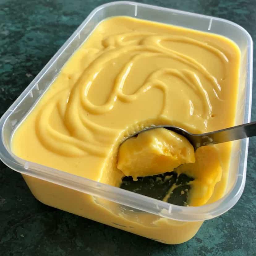 Foto deliciosa de Mousse Cremoso de Manga pronta para servir - Pudins & Cremes